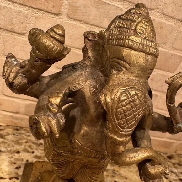 Chaturbhuja Lord Ganesha Madhuchista Vidhana Lost Wax Panchaloha Bronze Statue